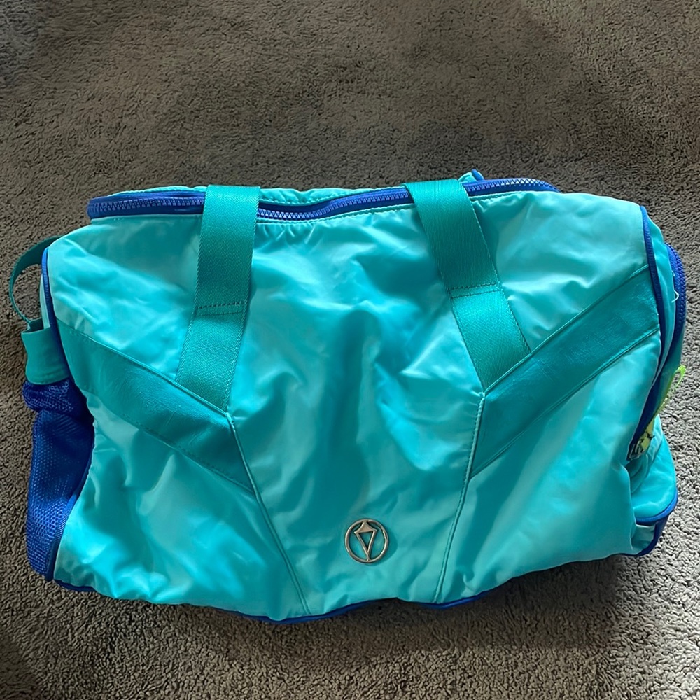 Ivivva duffel bag